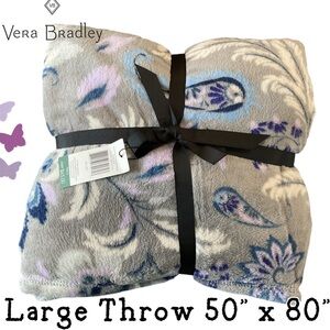 - 🌸 Vera Bradley NWT  50”x80 Throw Blanket